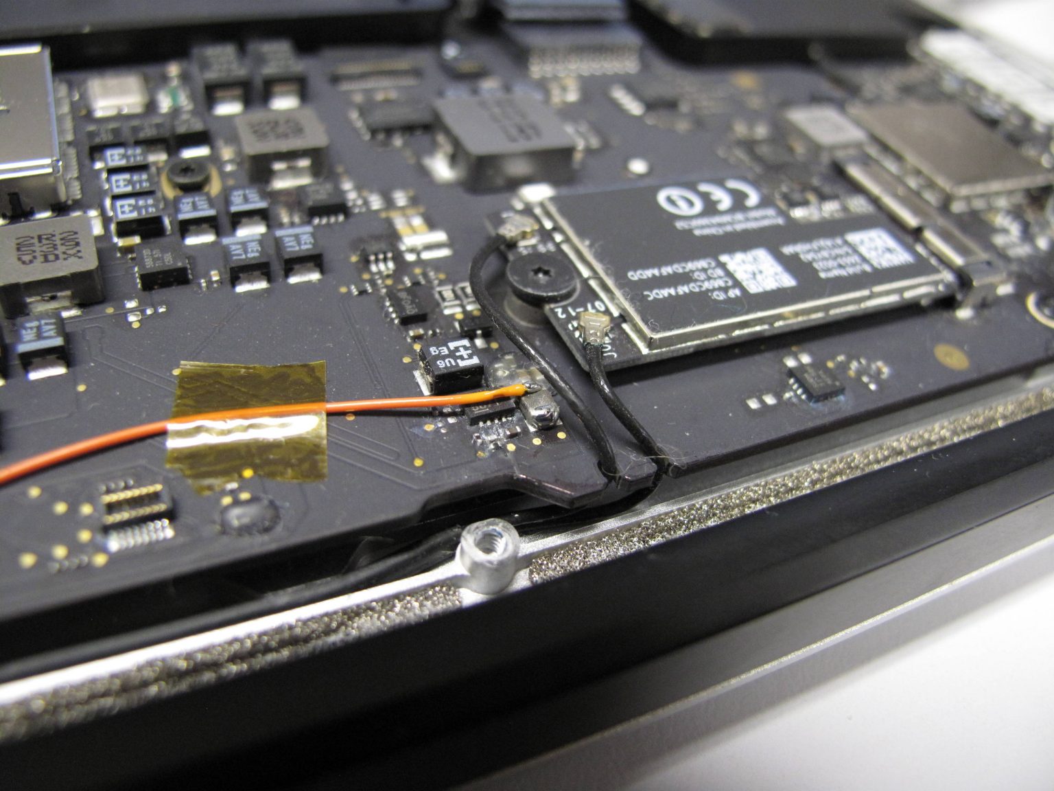 how to turn on macbook air after water damage